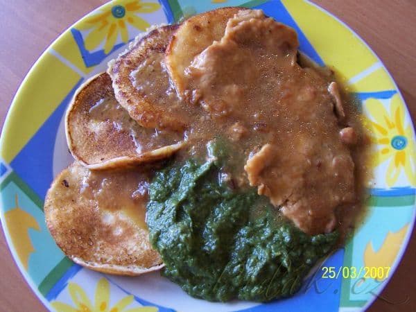 1. obrázek Vepřové plátky na kari se špenátem a amoletkami 