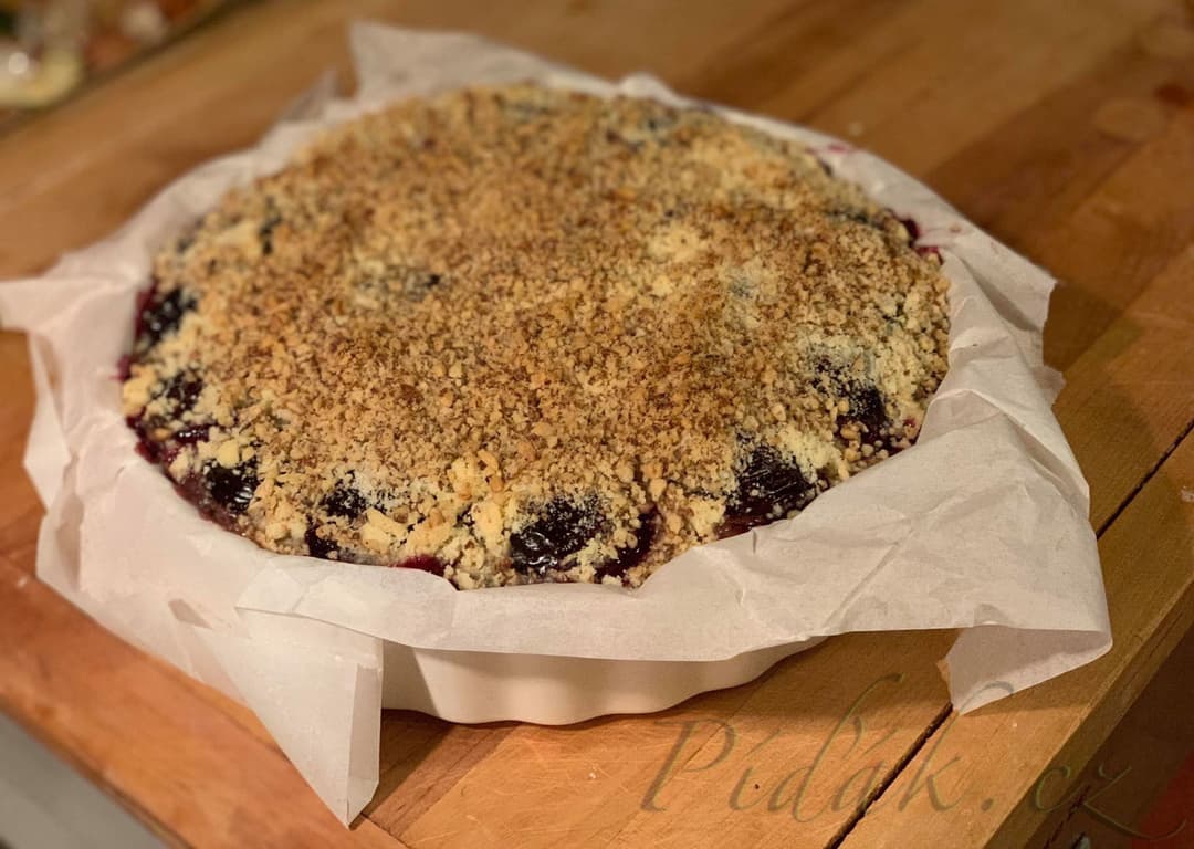 1. obrázek Cuketový koláč se švestkami, mákem a ořechy