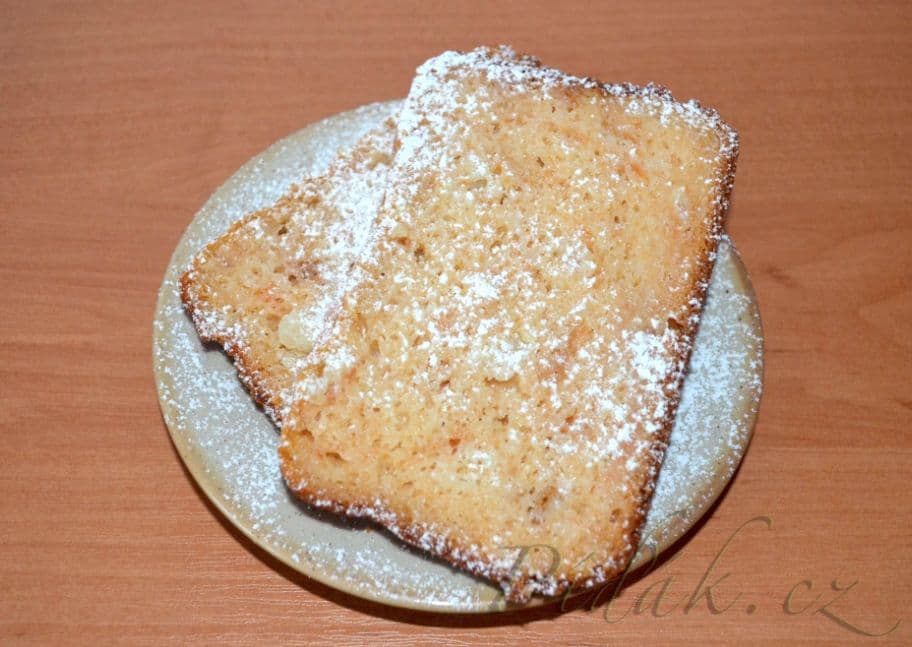 1. obrázek Kompotová buchta z domácí pekárny