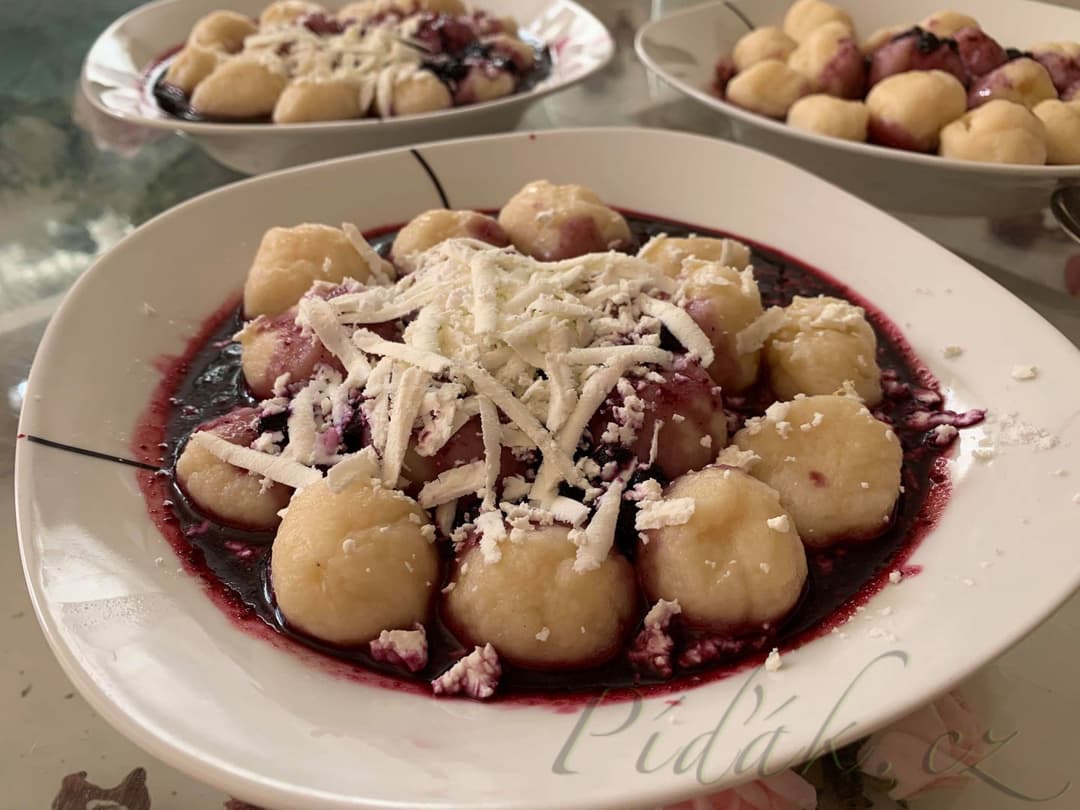 1. obrázek Tvarohové knedlíky s borůvkovým rozvarem 