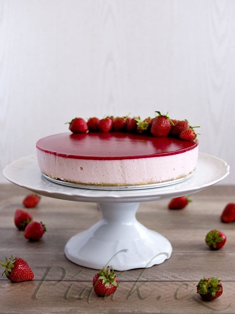 1. obrázek Jahodové zrcadlo - nepečený tvarohový dort