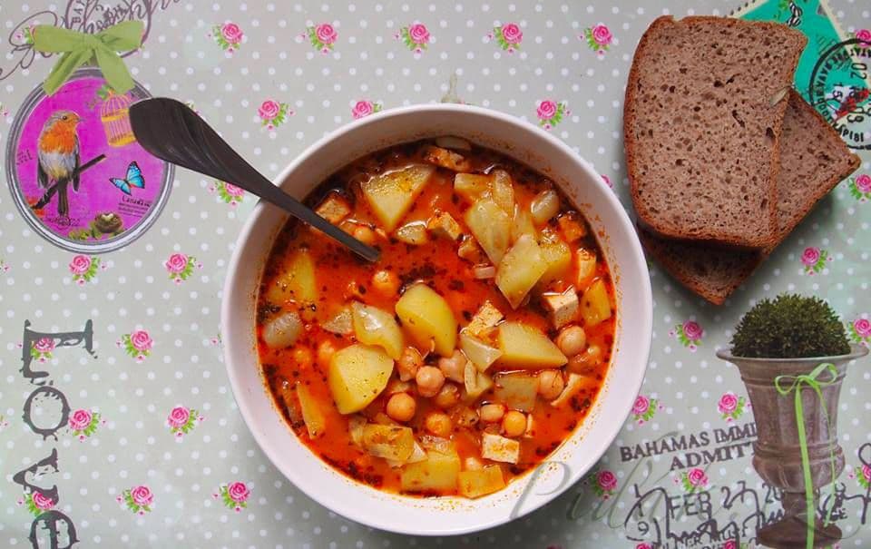 1. obrázek Cizrnový guláš s tofu