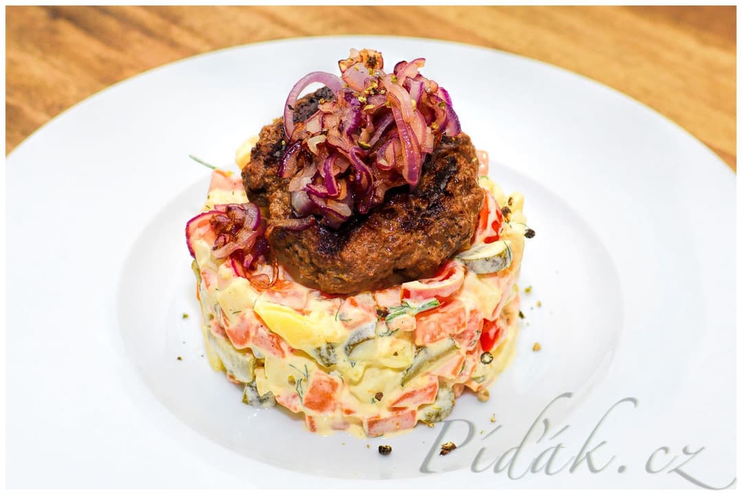 1. obrázek Mleté s bramborovým salátem