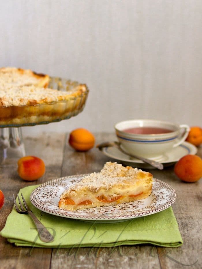 1. obrázek Drobenkový meruňkový koláč