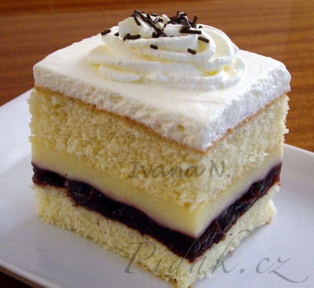 1. obrázek Višňovo-pudinkové řezy