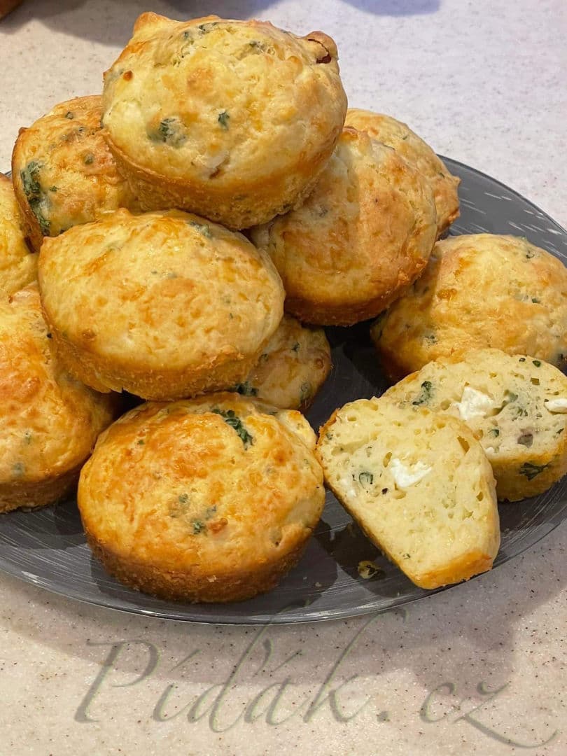 1. obrázek Sýrové muffiny se slaninou a bylinkami