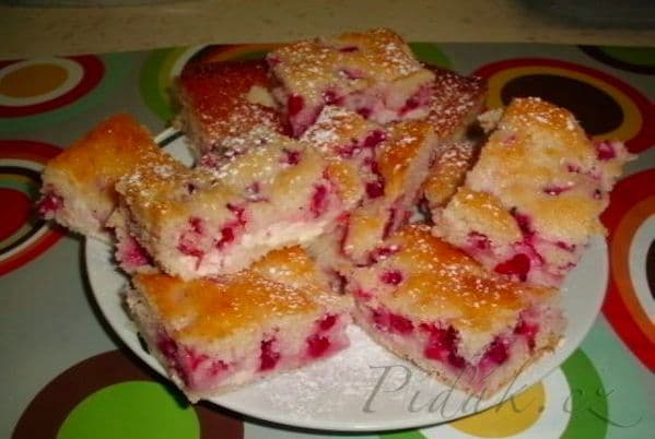 1. obrázek Dobrý koláč s rybízem a tvarohem