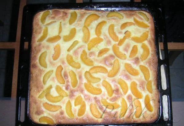 1. obrázek Broskvový koláč s krémem