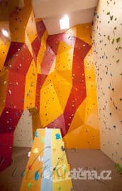 4. obrázek Lezecká stěna- KVstěna- Dvory