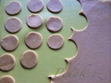 5. obrázek Kuřecí vývar s židovskými kremplach