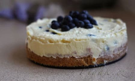 Obrázek Cheesecake s bielou cokoladou a cucoriedkami