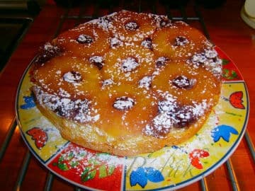 Obrázek Obrácený koláč s ananasem a višněmi