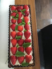 Obrázek Koláč s citronovým krémem a jahodami