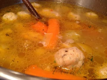 2. obrázek Kuřecí vývar se strouhankovými knedlíčky