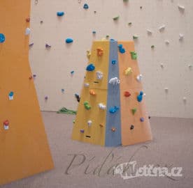 7. obrázek Lezecká stěna- KVstěna- Dvory