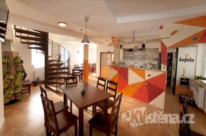 8. obrázek Lezecká stěna- KVstěna- Dvory