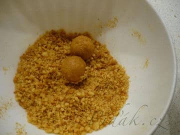 2. obrázek Medovníčkové koule naprosto luxusní