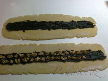 7. obrázek Perník s povidly a ořechy