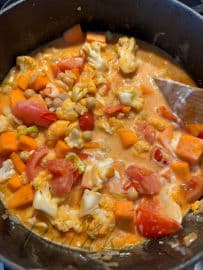 Obrázek Cizrna s batáty rajčaty a kokosový mlékem