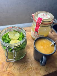 3. obrázek Smrkové výhonky naložené v medu s citrónem