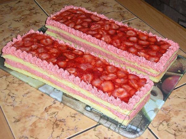 1. obrázek Vynikající jahodové řezy 1. obrázek Vynikající jahodové řezy