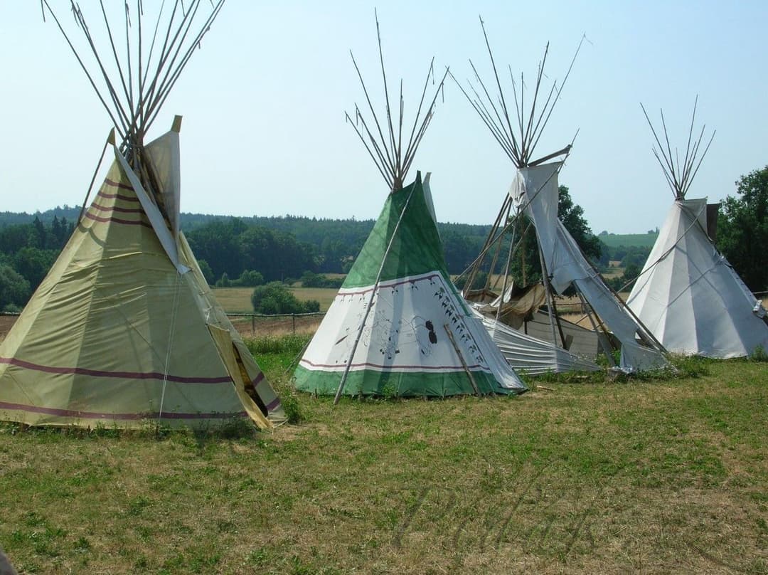 1. obrázek Fort Hary - Pevnost Lovců Kožešin A Indiánské Muzeum - Jarotice 1. obrázek Fort Hary - Pevnost Lovců Kožešin A Indiánské Muzeum - Jarotice